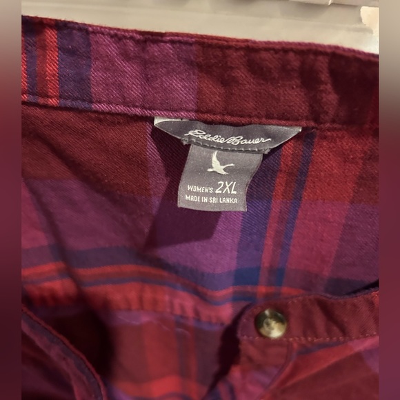 Super cute half button up shirt from Eddie Bauer - Picture 3 of 3